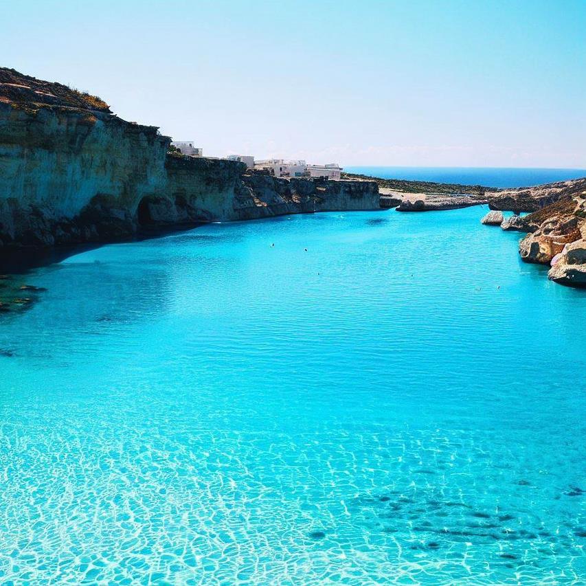 Μπλε λιμνοθάλασσα της μάλτας